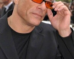 Jean-Claude van Damme blijft het gezicht van 777